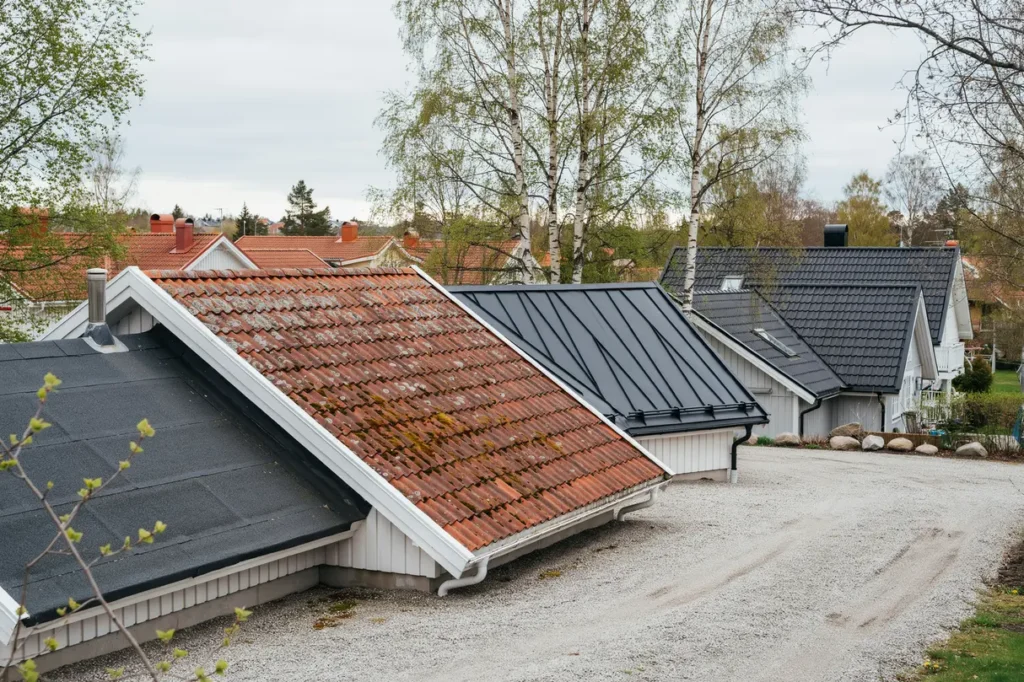 s v ljer du r tt takmaterial till villan h llbarhet utseende och kostnad j mf rt